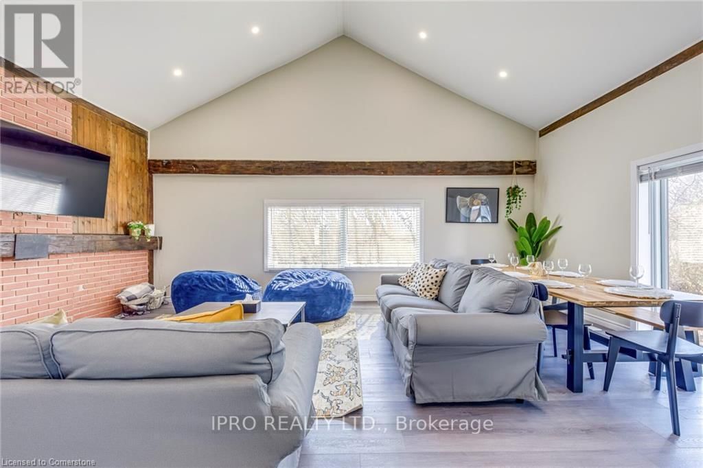 3590 LAKESHORE ROAD Image 10