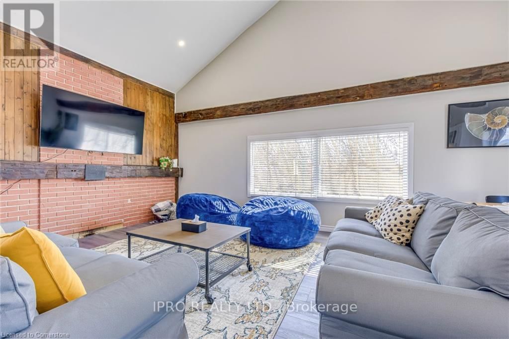 3590 LAKESHORE ROAD Image 12