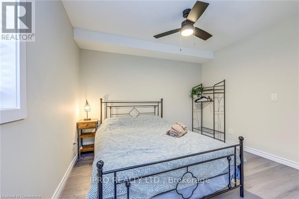 3590 LAKESHORE ROAD Image 22