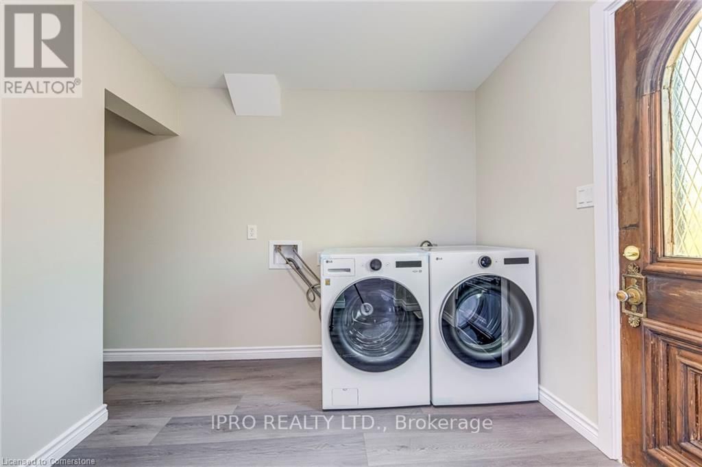 3590 LAKESHORE ROAD Image 24