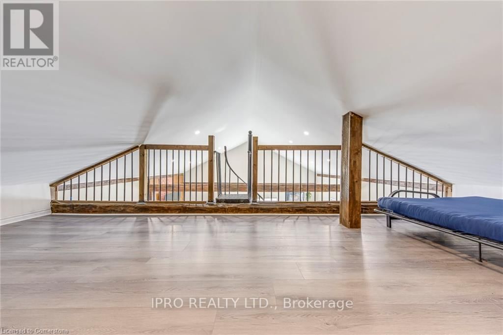 3590 LAKESHORE ROAD Image 37