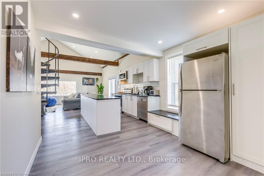3590 LAKESHORE ROAD Image 4