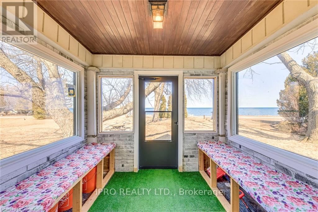 3590 LAKESHORE ROAD Image 49