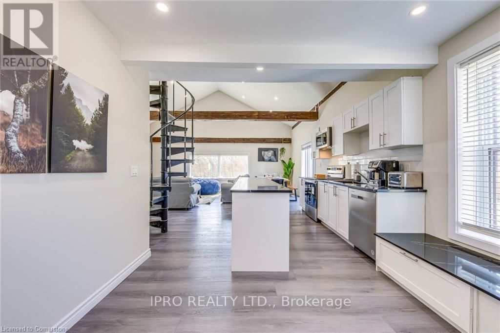 3590 LAKESHORE ROAD Image 5