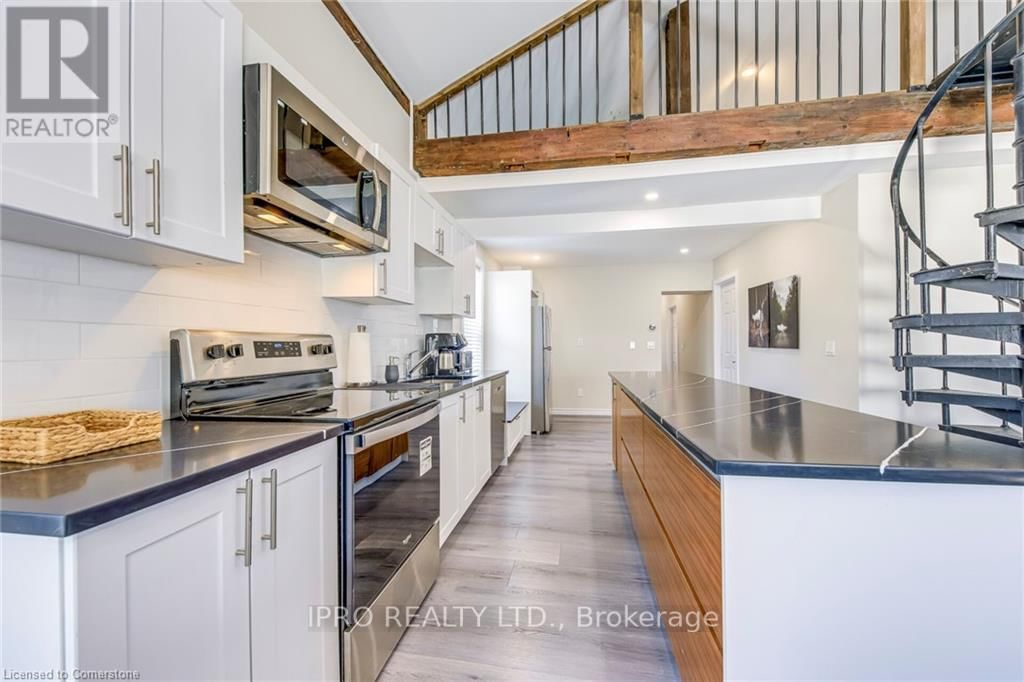 3590 LAKESHORE ROAD Image 8