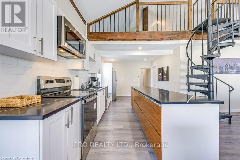 3590 LAKESHORE ROAD Image 9