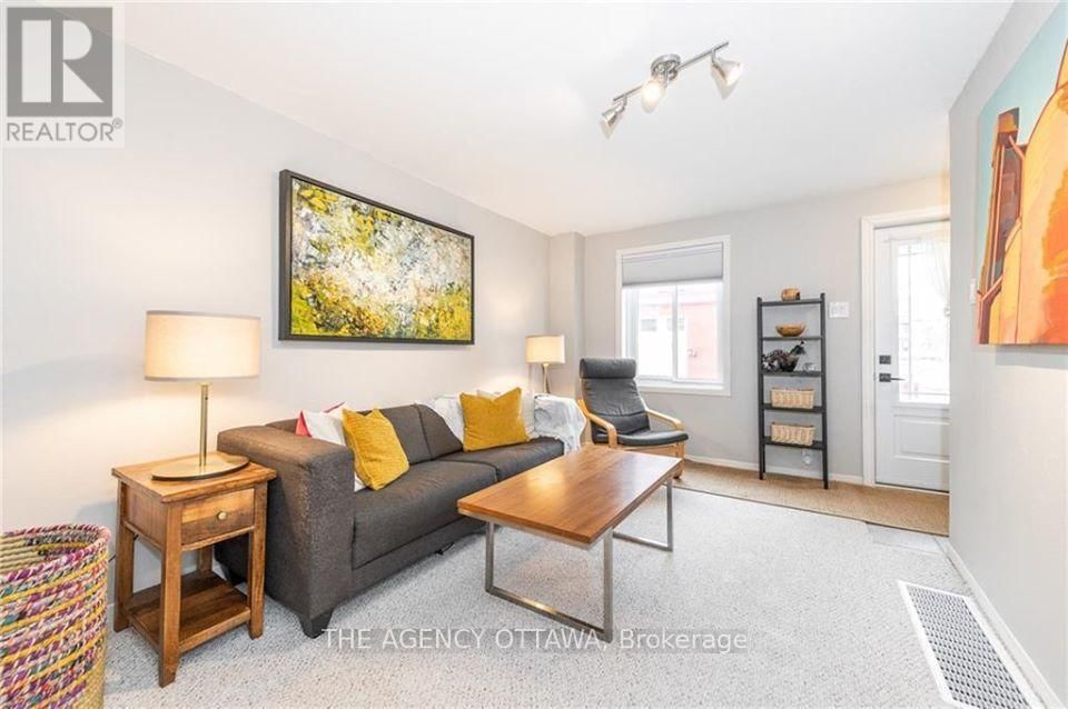 223 CARRUTHERS AVENUE Image 2
