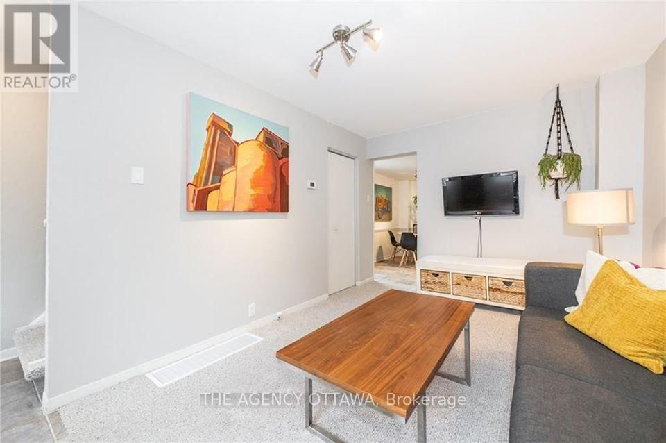223 CARRUTHERS AVENUE Image 4