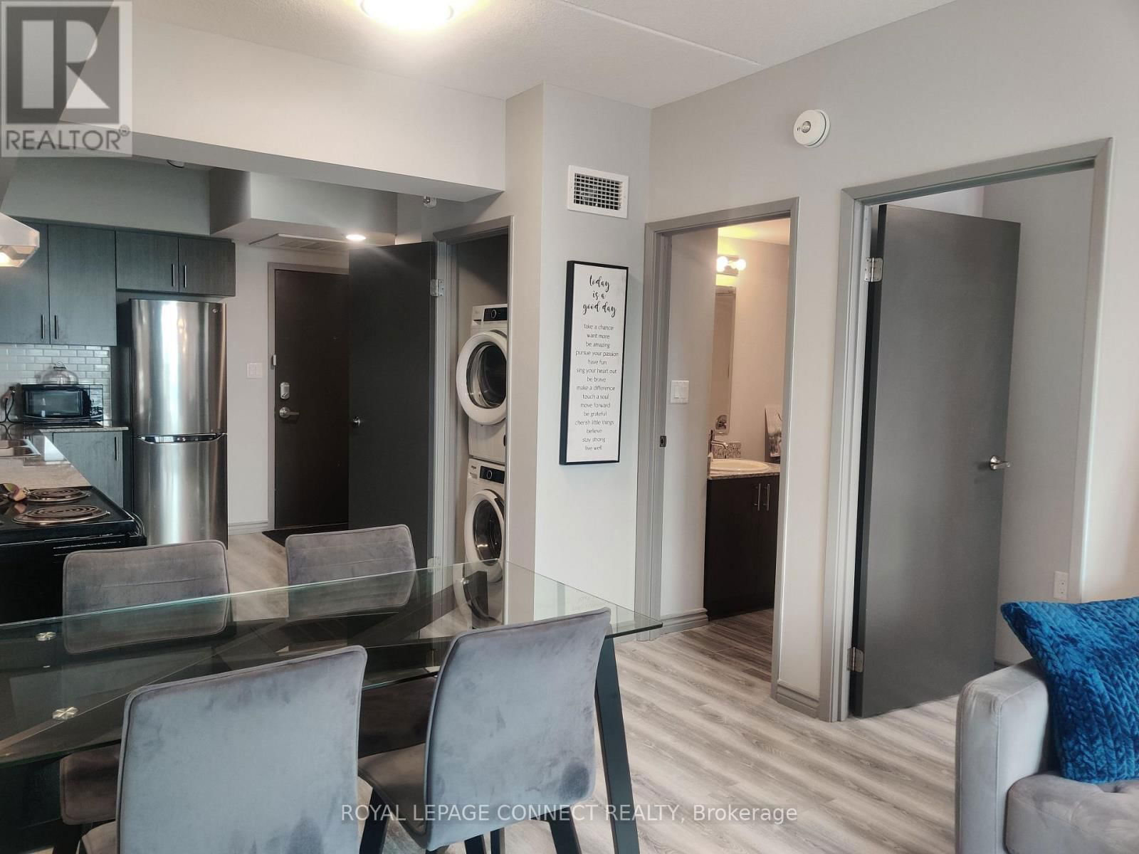 615 - 275F LARCH STREET Image 14