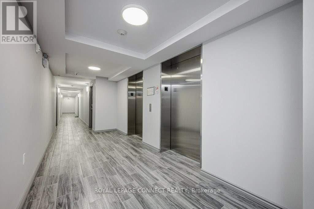 615 - 275F LARCH STREET Image 19