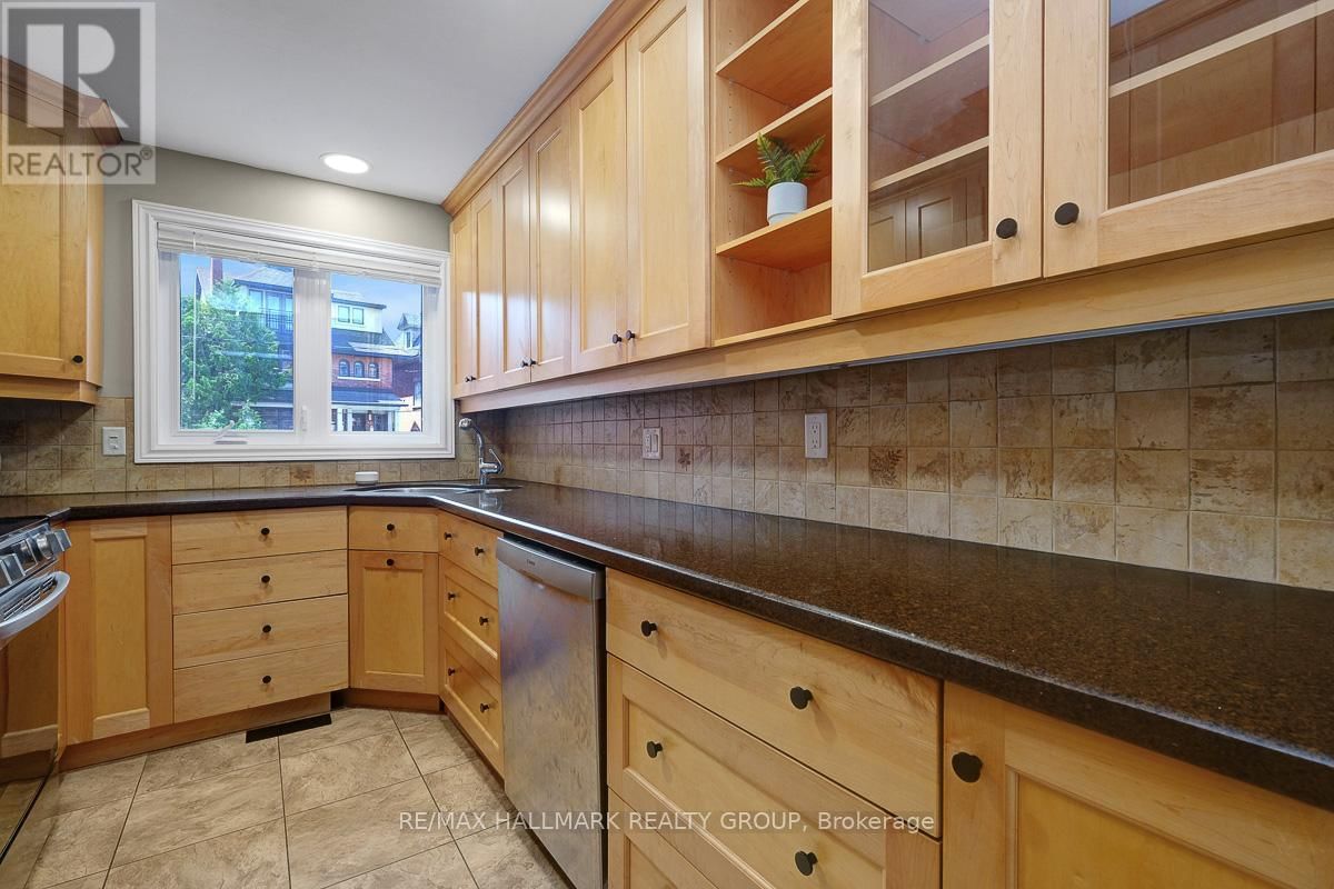 80 QUEEN ELIZABETH DRIVE Image 14