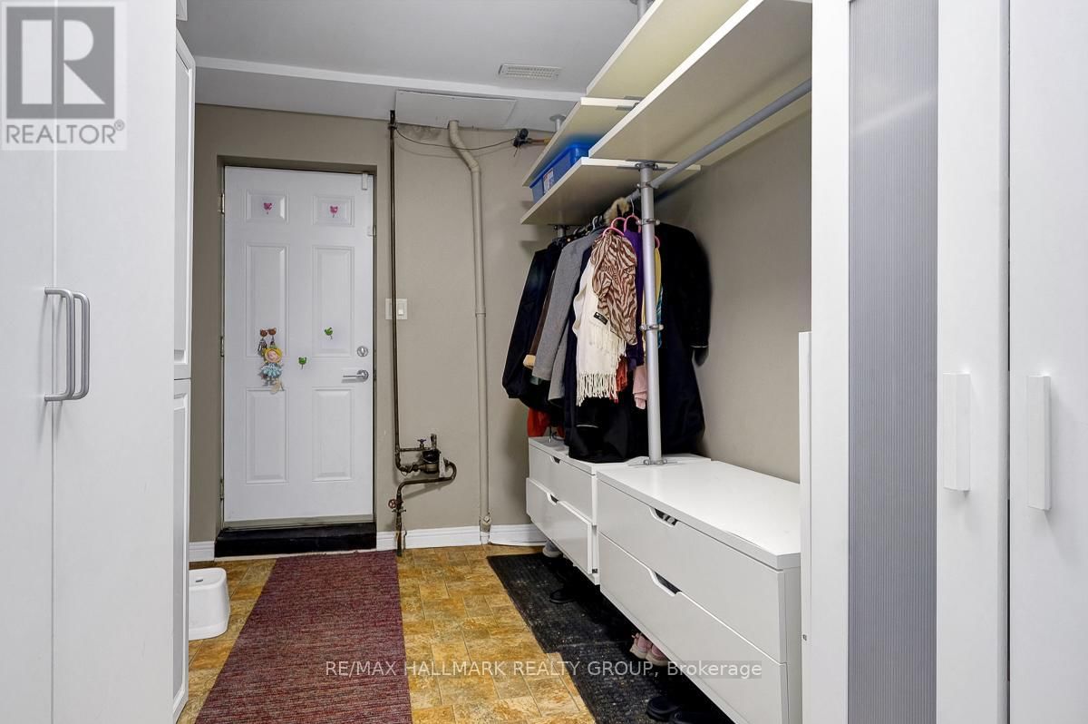 80 QUEEN ELIZABETH DRIVE Image 37