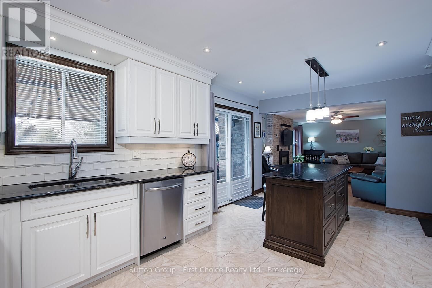 4005 FREDERICK STREET Image 10