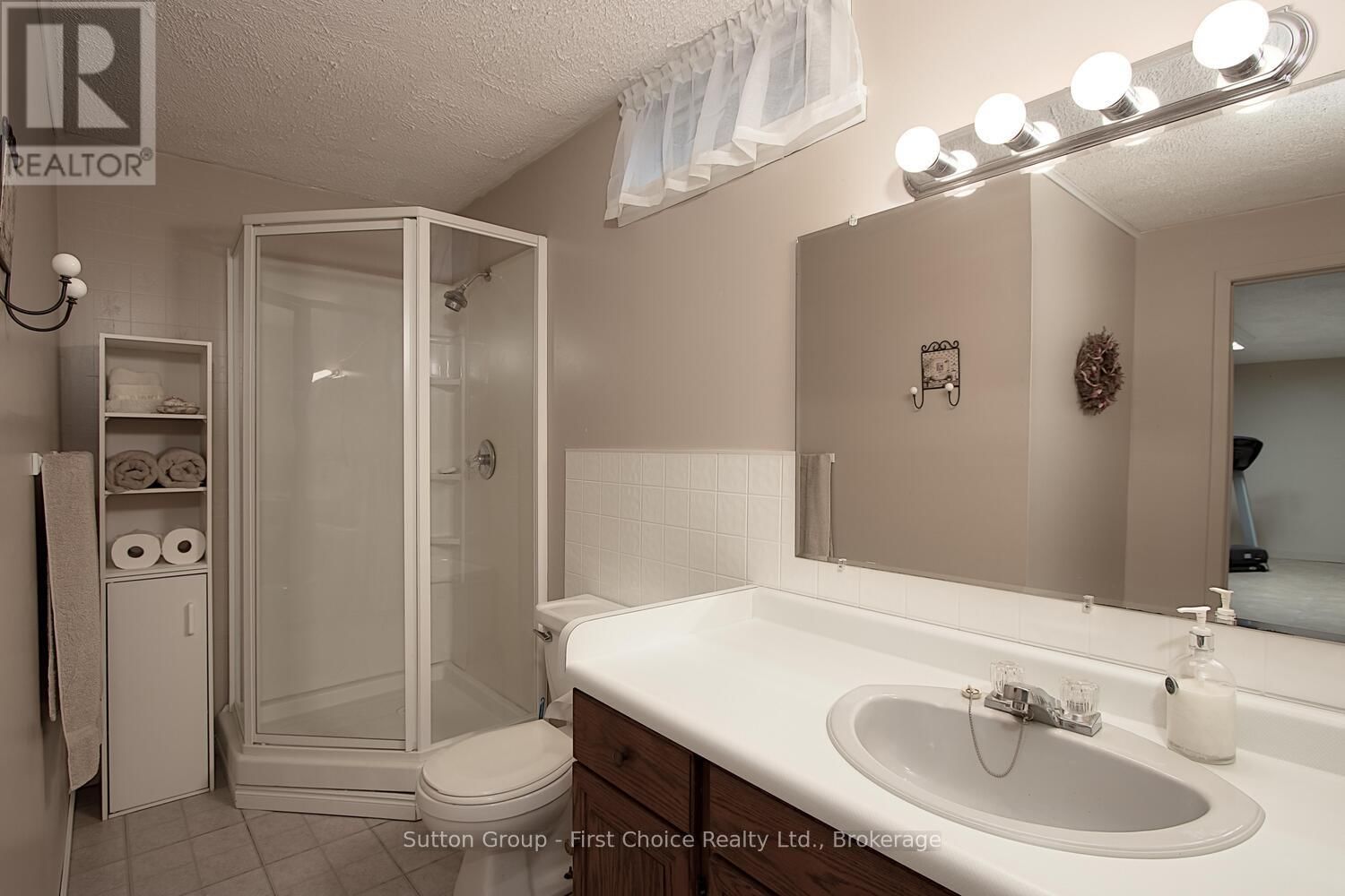 4005 FREDERICK STREET Image 35