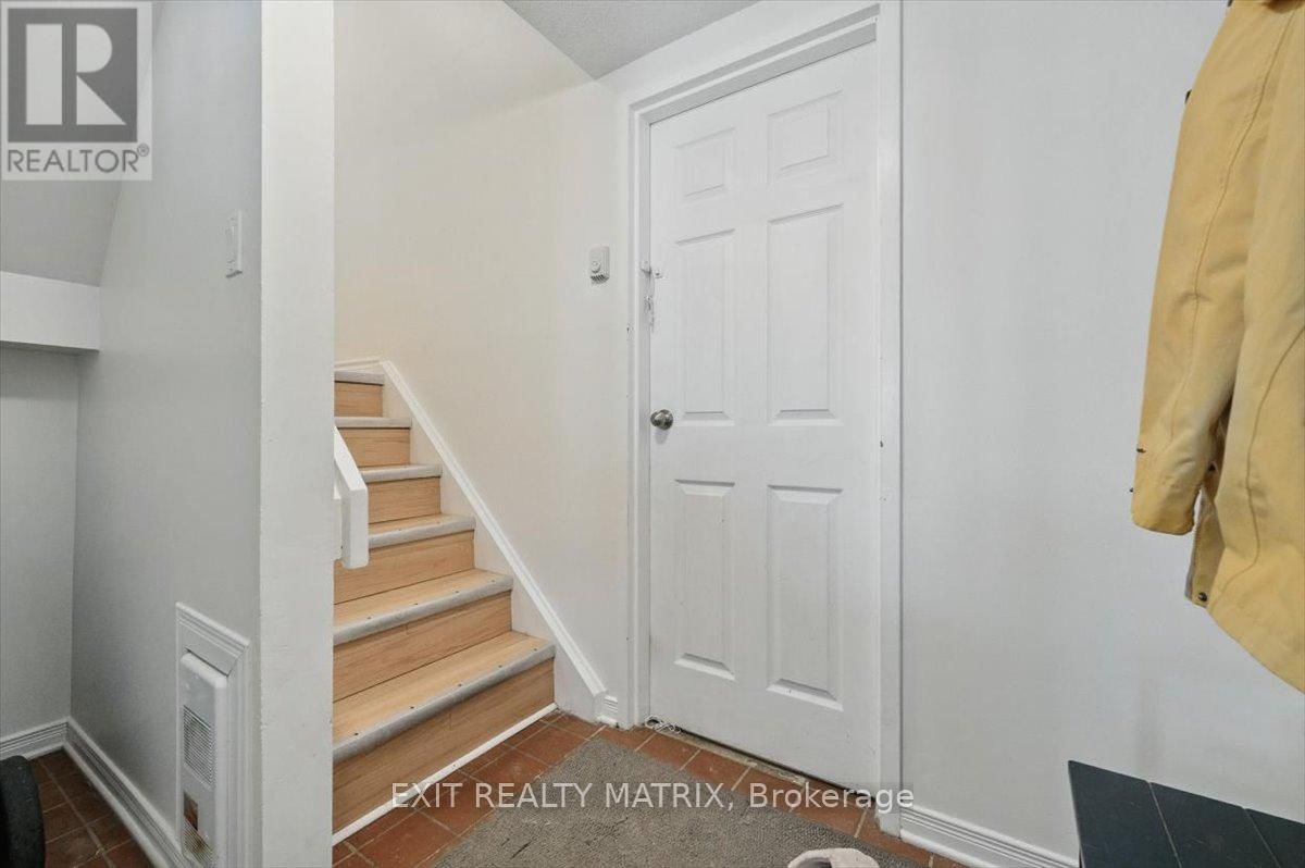 154 - 825 CAHILL DRIVE WEST Image 3