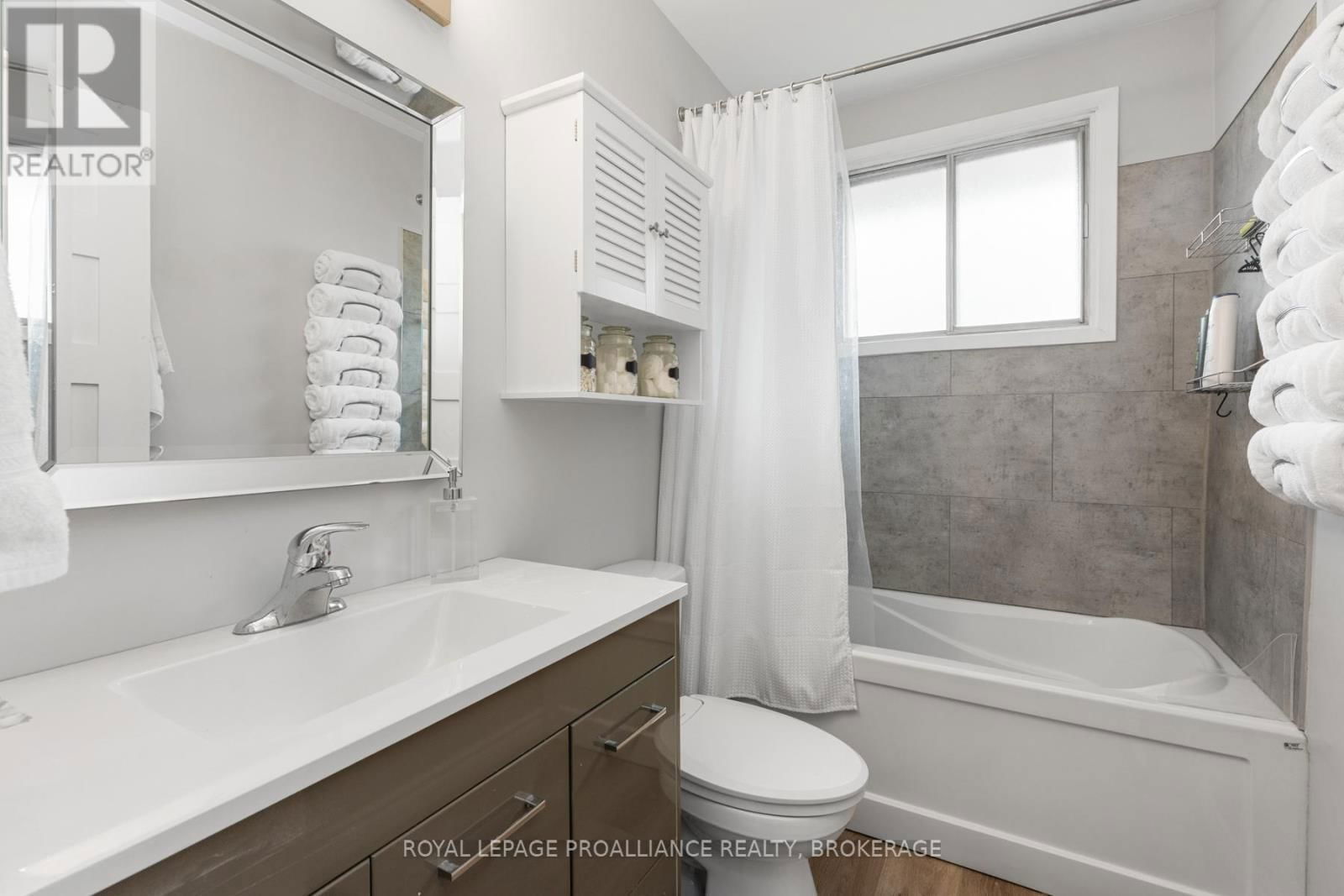 11 - 27 ADDINGTON STREET Image 12