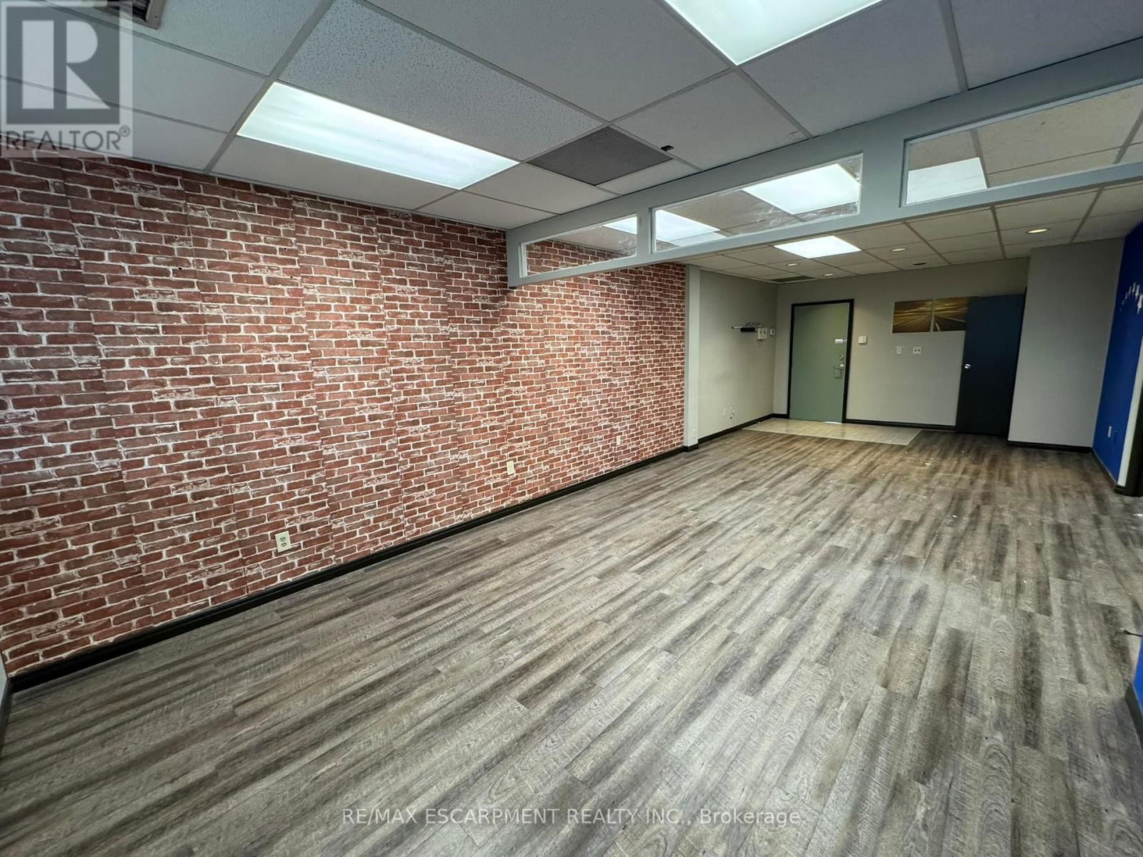 309 - 1030 UPPER JAMES STREET Image 16
