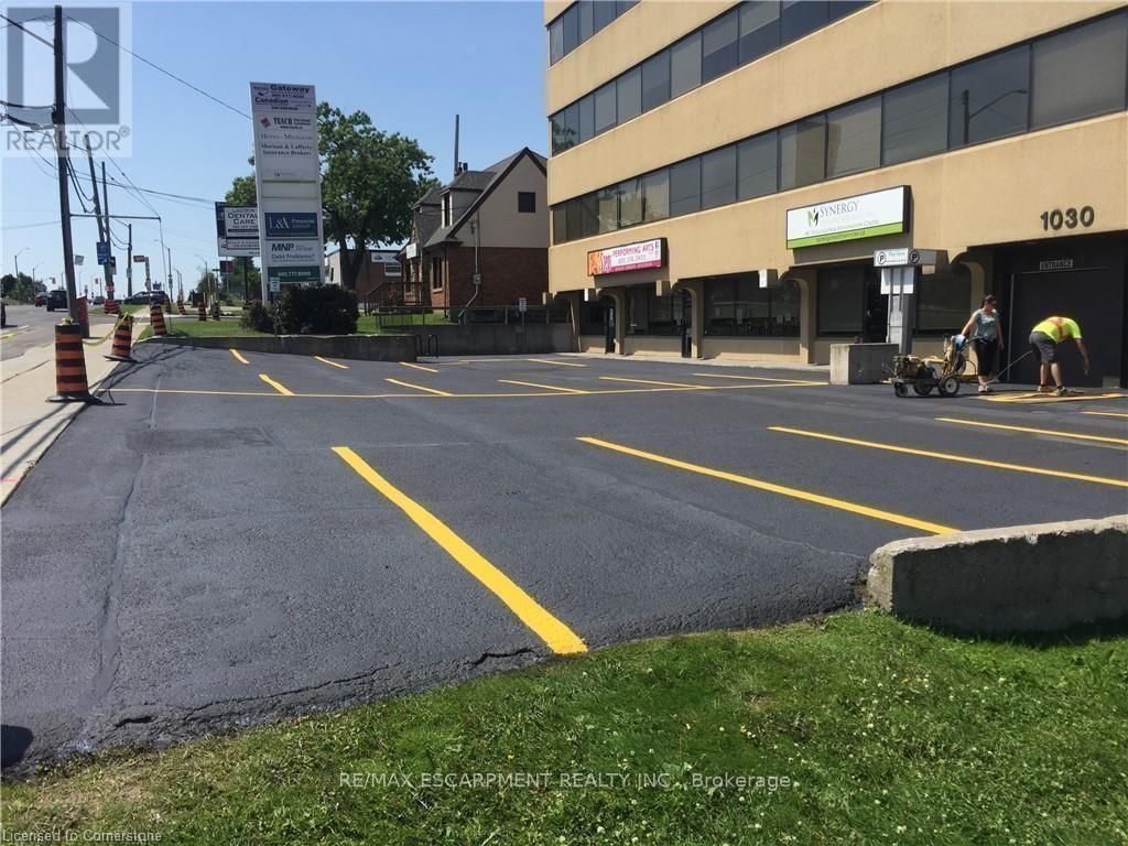 309 - 1030 UPPER JAMES STREET Image 2