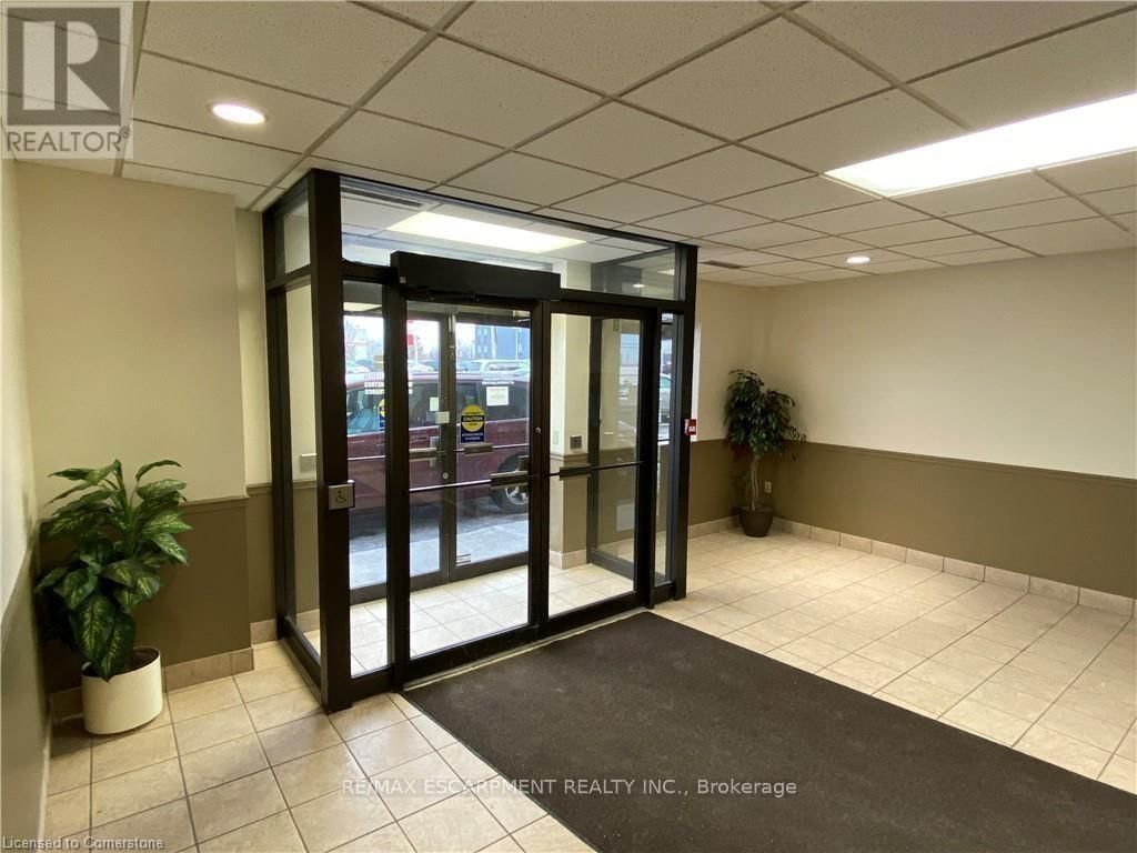 309 - 1030 UPPER JAMES STREET Image 4