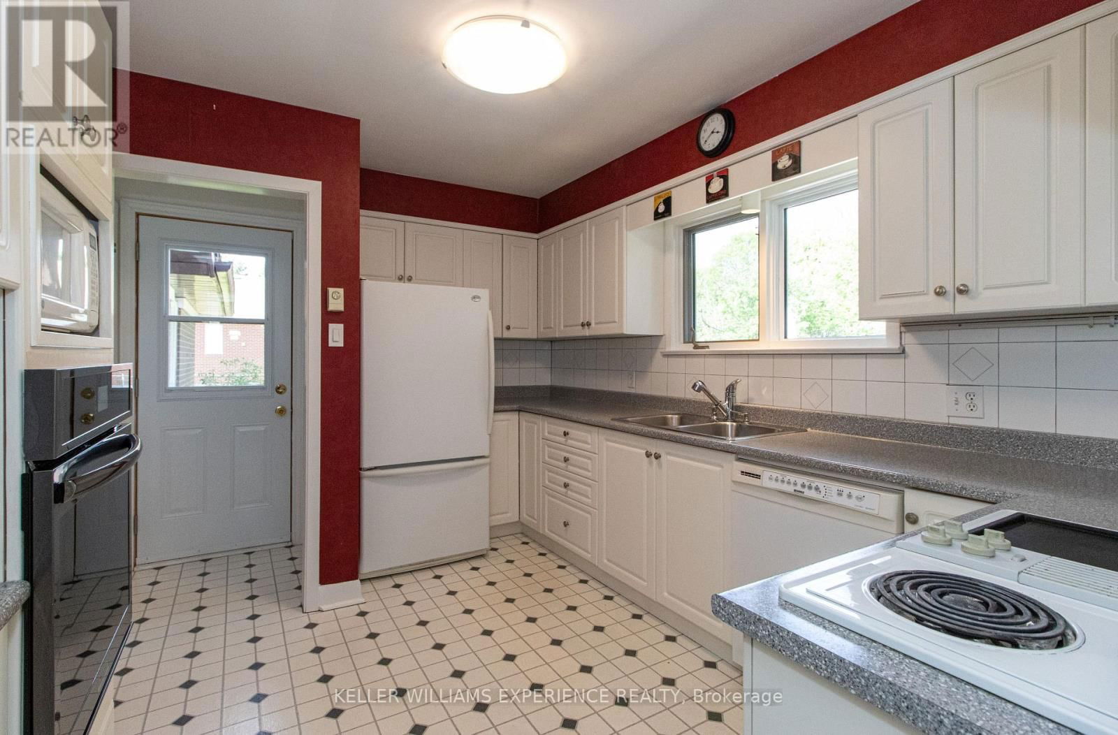 27 PAGET STREET Image 12