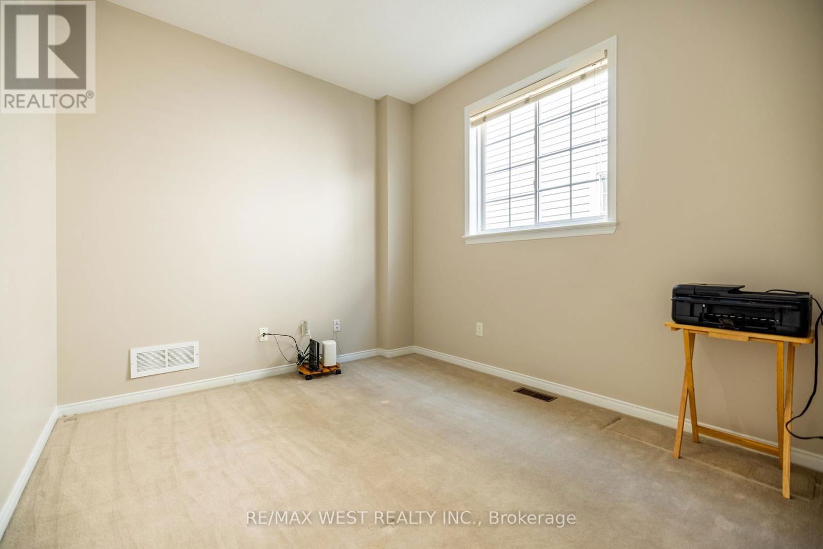 214 CASTLEGARTH CRESCENT Image 13