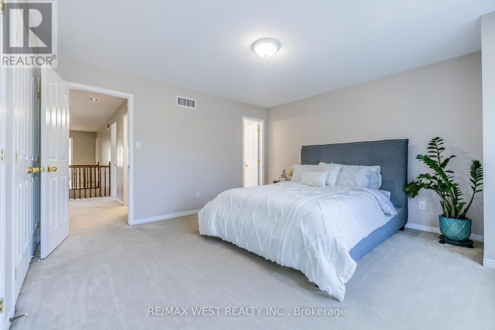 214 CASTLEGARTH CRESCENT Image 20