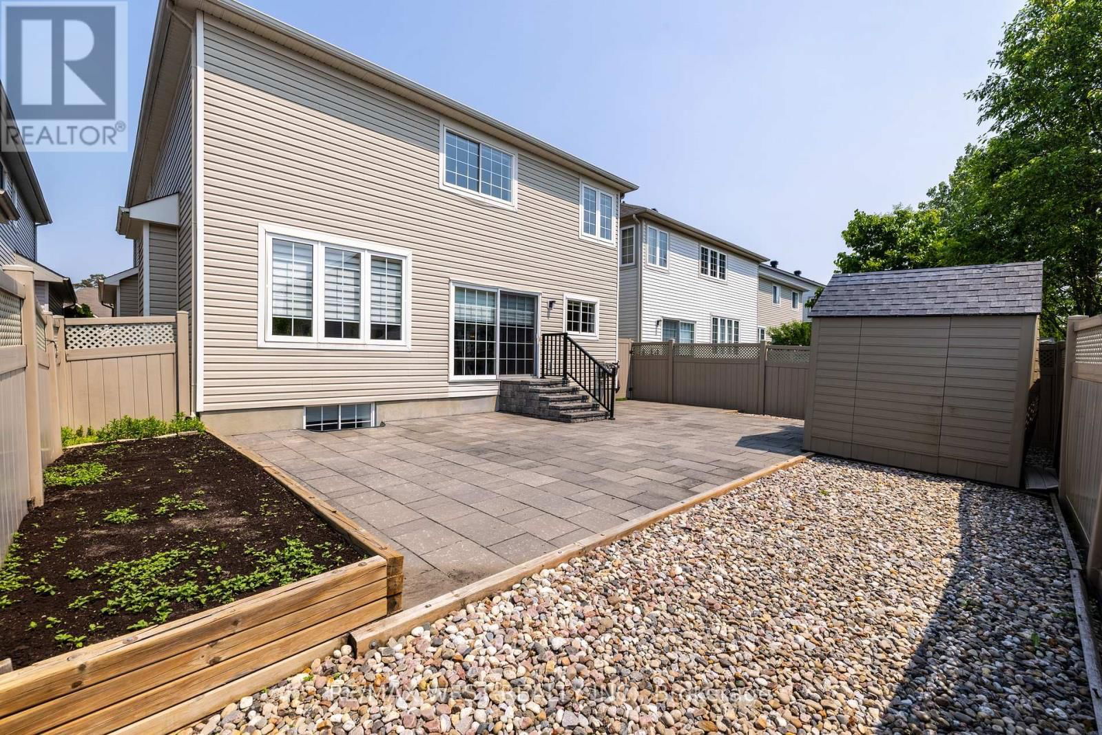 214 CASTLEGARTH CRESCENT Image 25