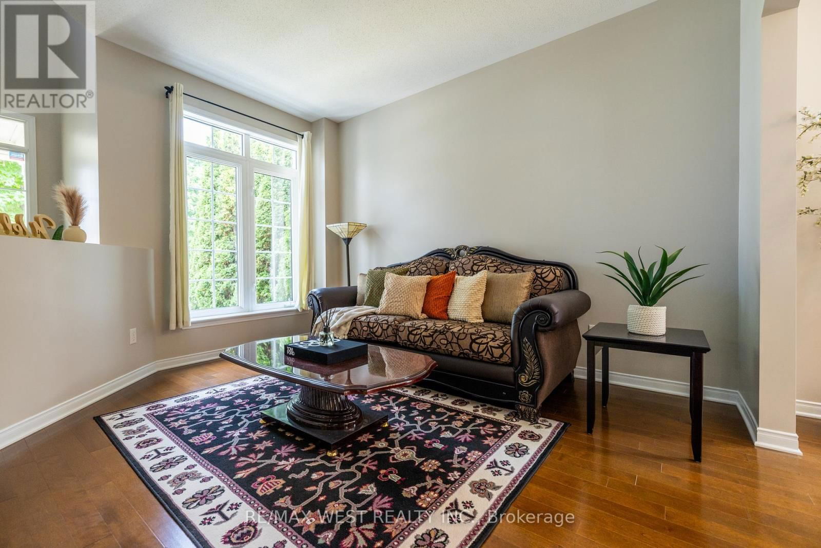 214 CASTLEGARTH CRESCENT Image 5