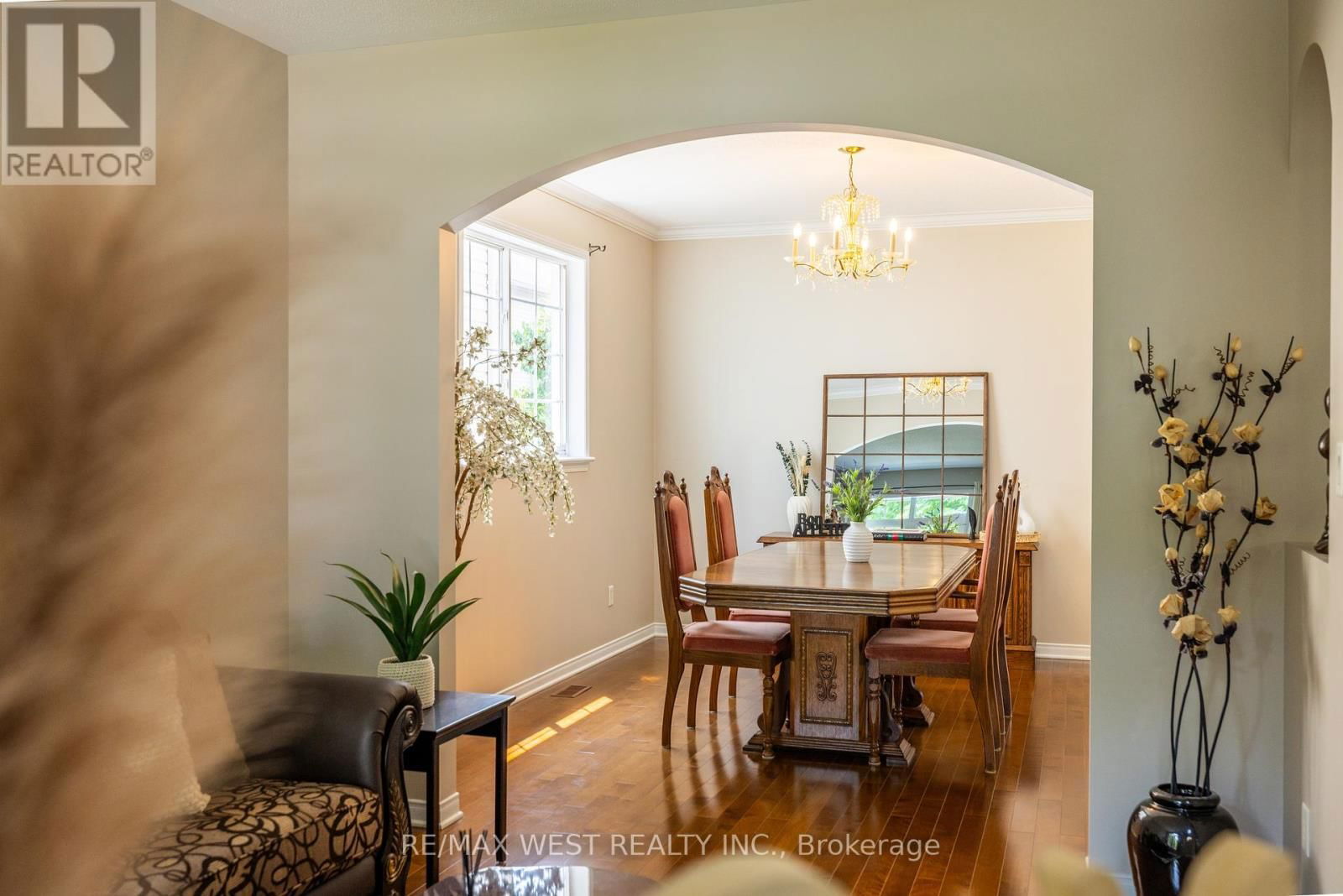 214 CASTLEGARTH CRESCENT Image 6