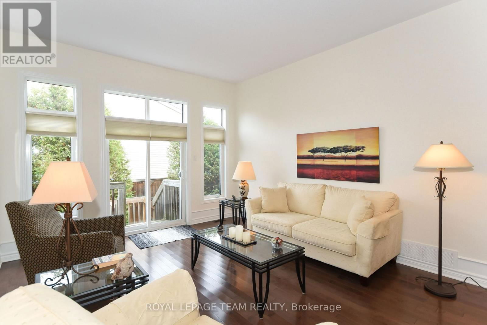 181 OXFORD STREET WEST Image 12