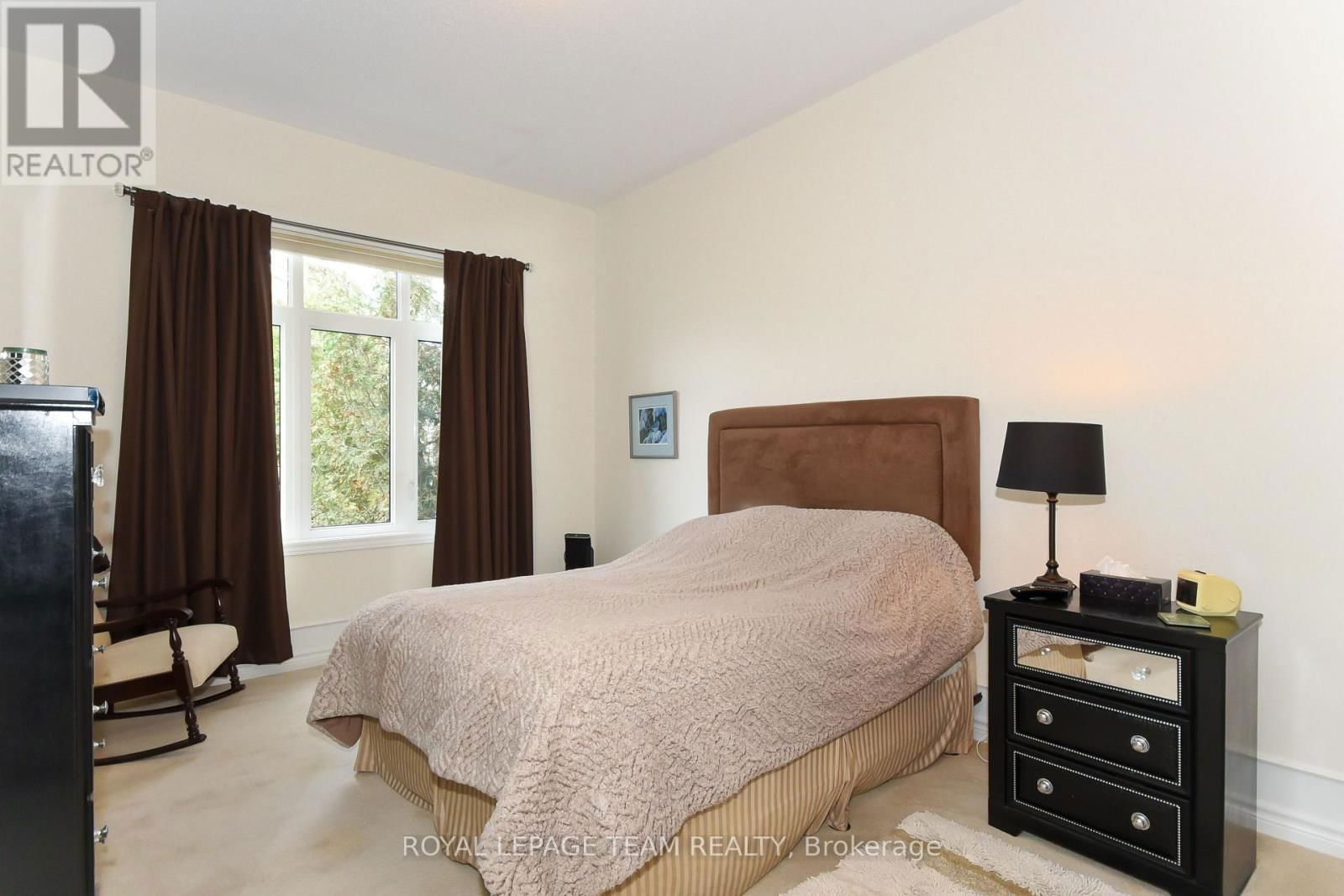 181 OXFORD STREET WEST Image 14