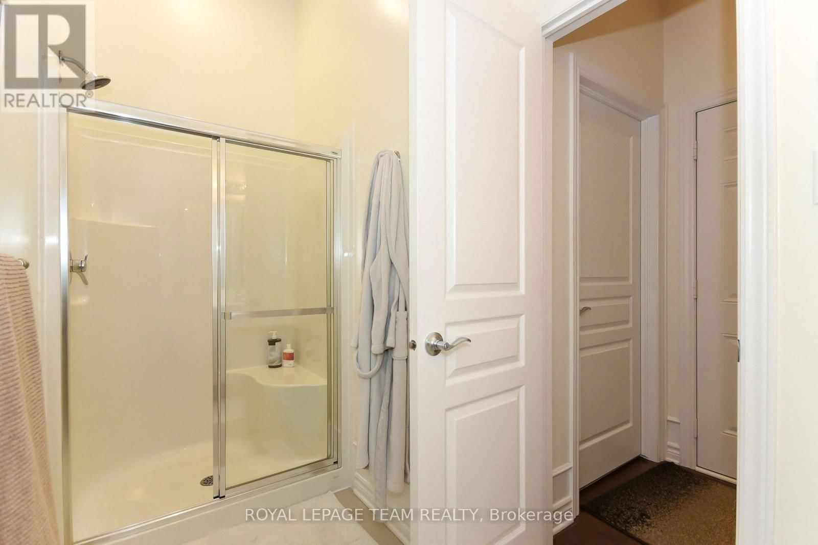 181 OXFORD STREET WEST Image 21