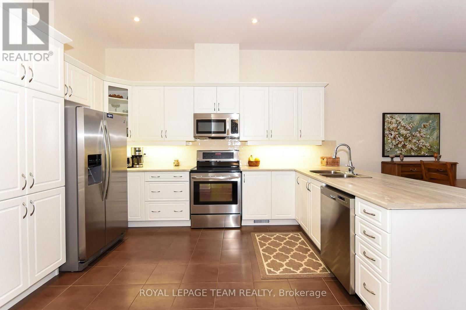 181 OXFORD STREET WEST Image 5