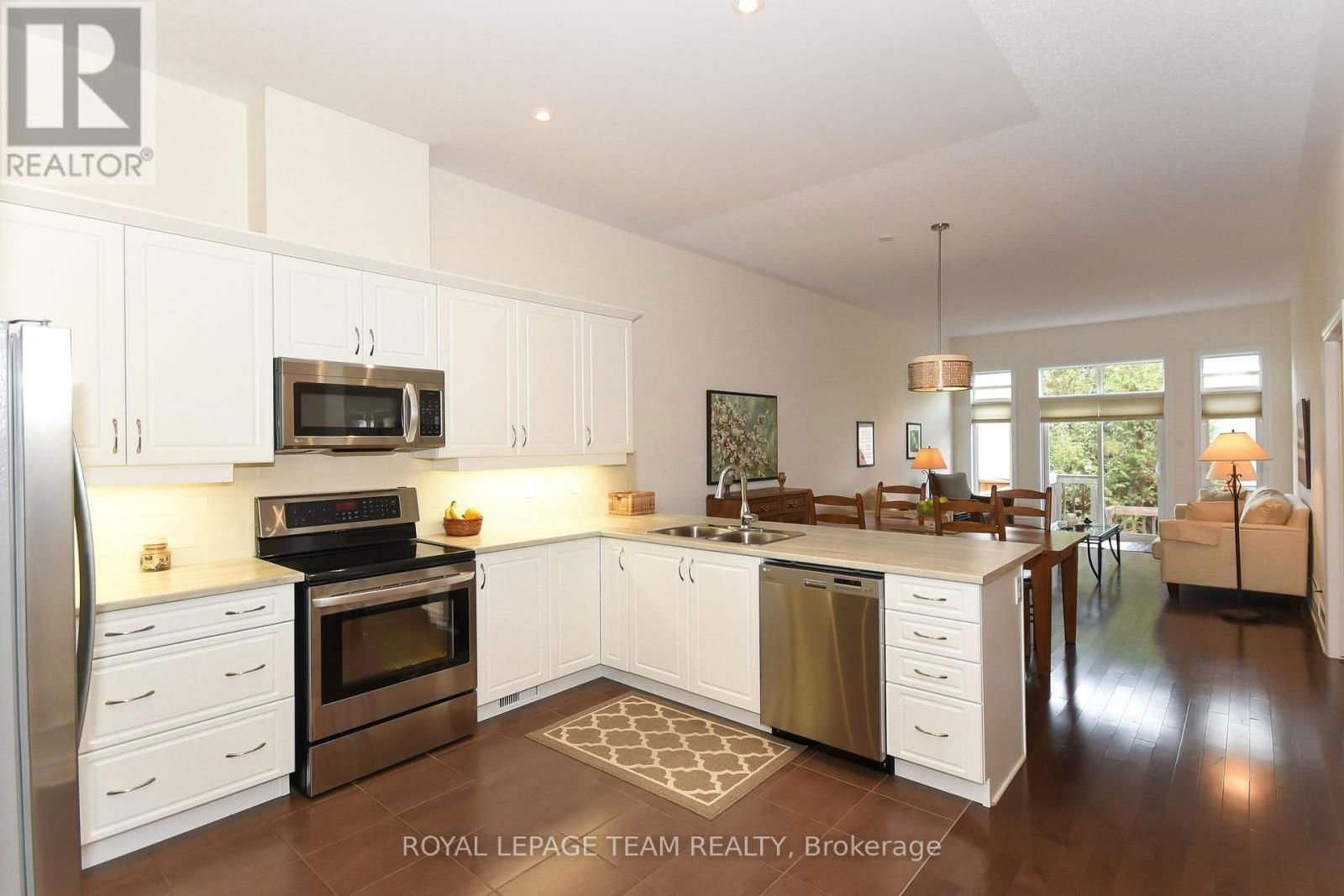 181 OXFORD STREET WEST Image 6