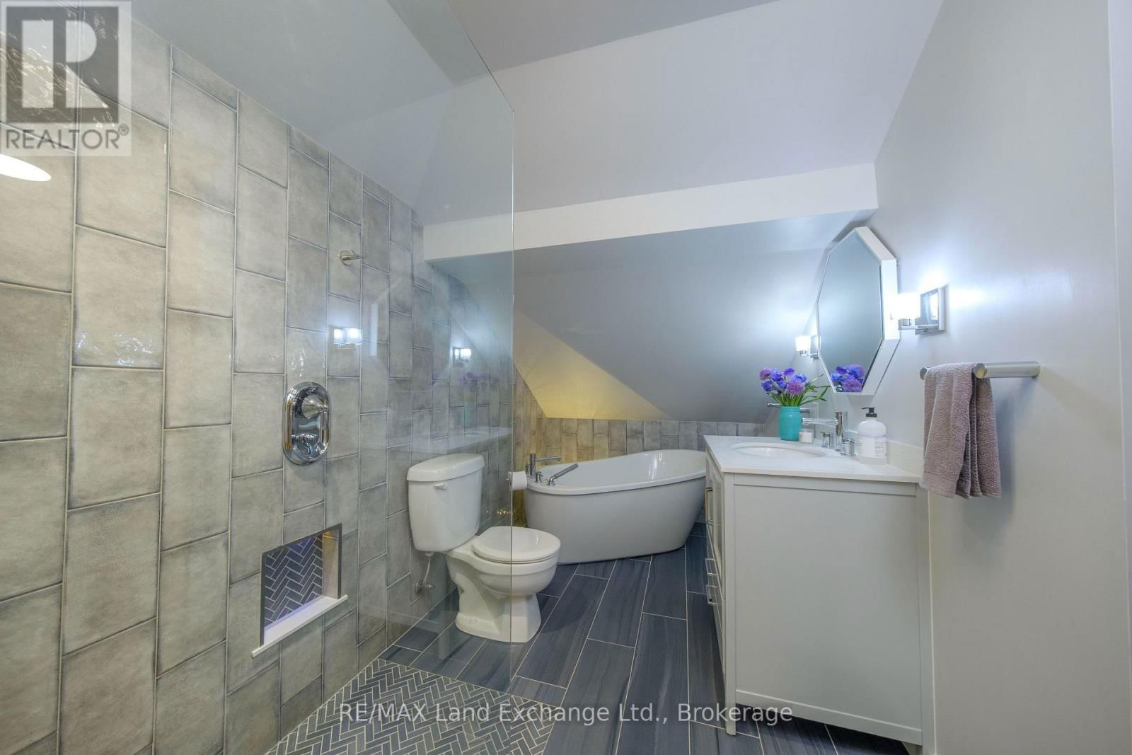 511 HAVELOCK STREET Image 27