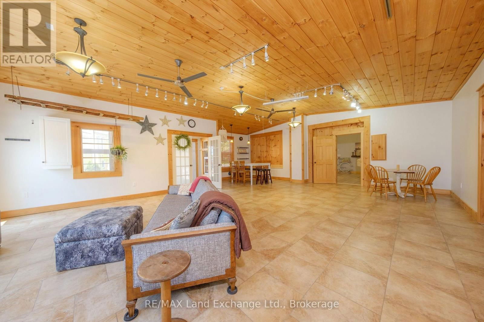 511 HAVELOCK STREET Image 32
