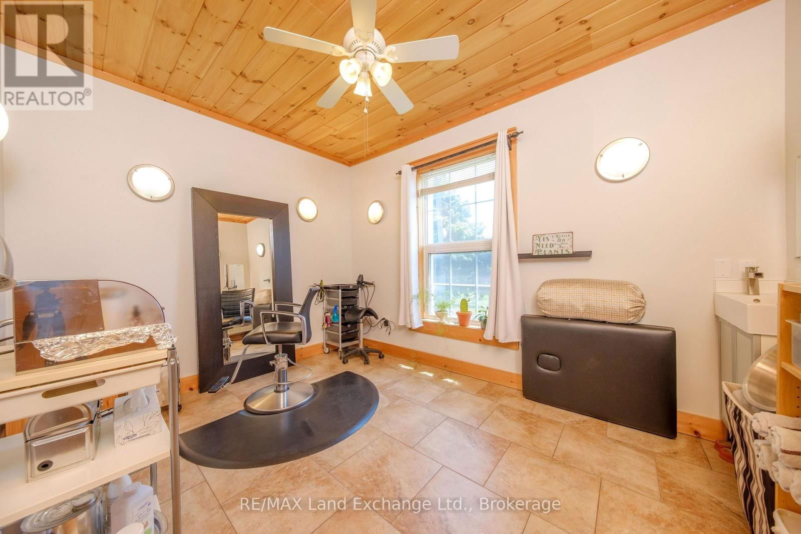 511 HAVELOCK STREET Image 36