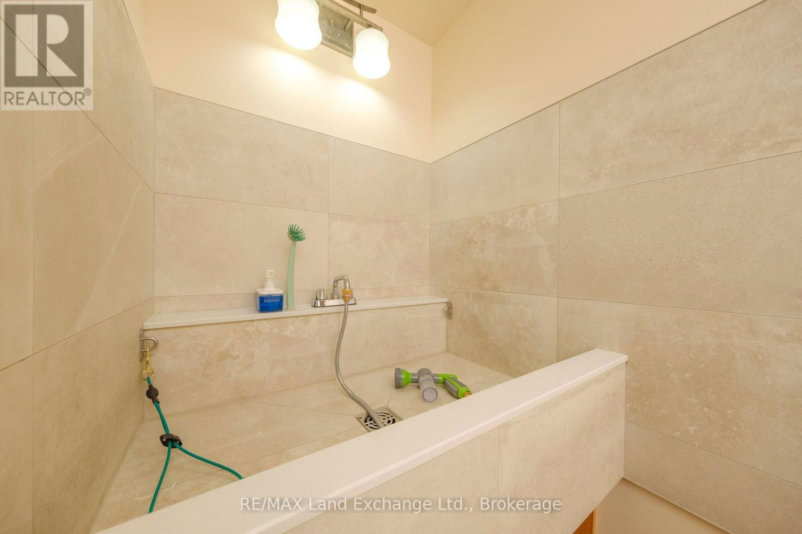 511 HAVELOCK STREET Image 40