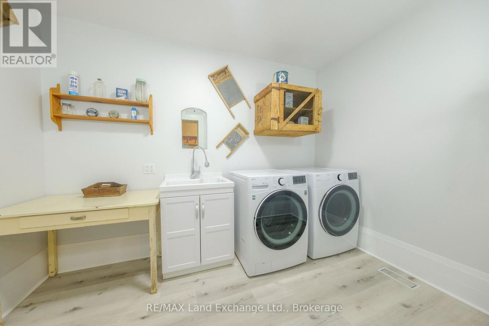 511 HAVELOCK STREET Image 8