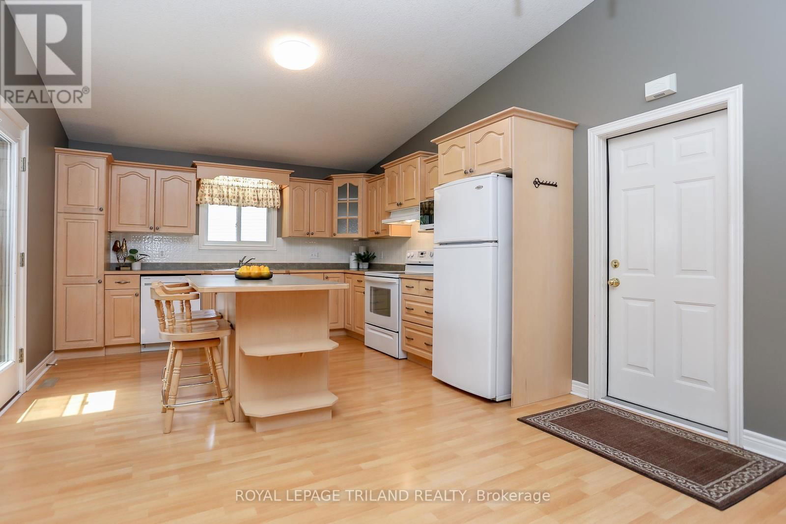 20 LINDEN LANE Image 12