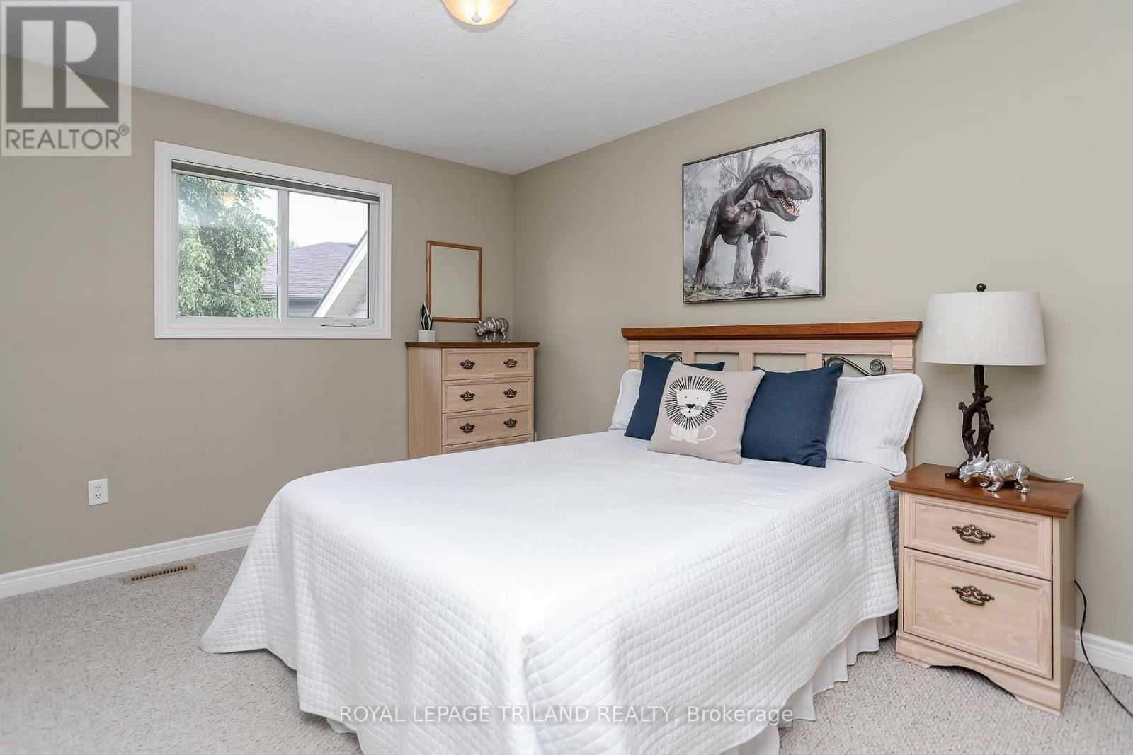 20 LINDEN LANE Image 14