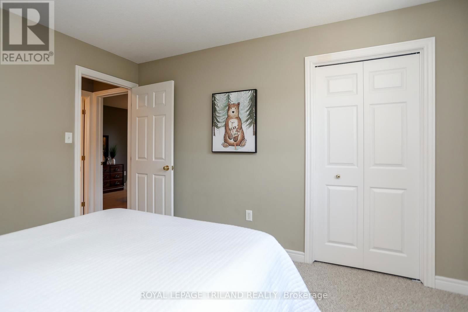 20 LINDEN LANE Image 15