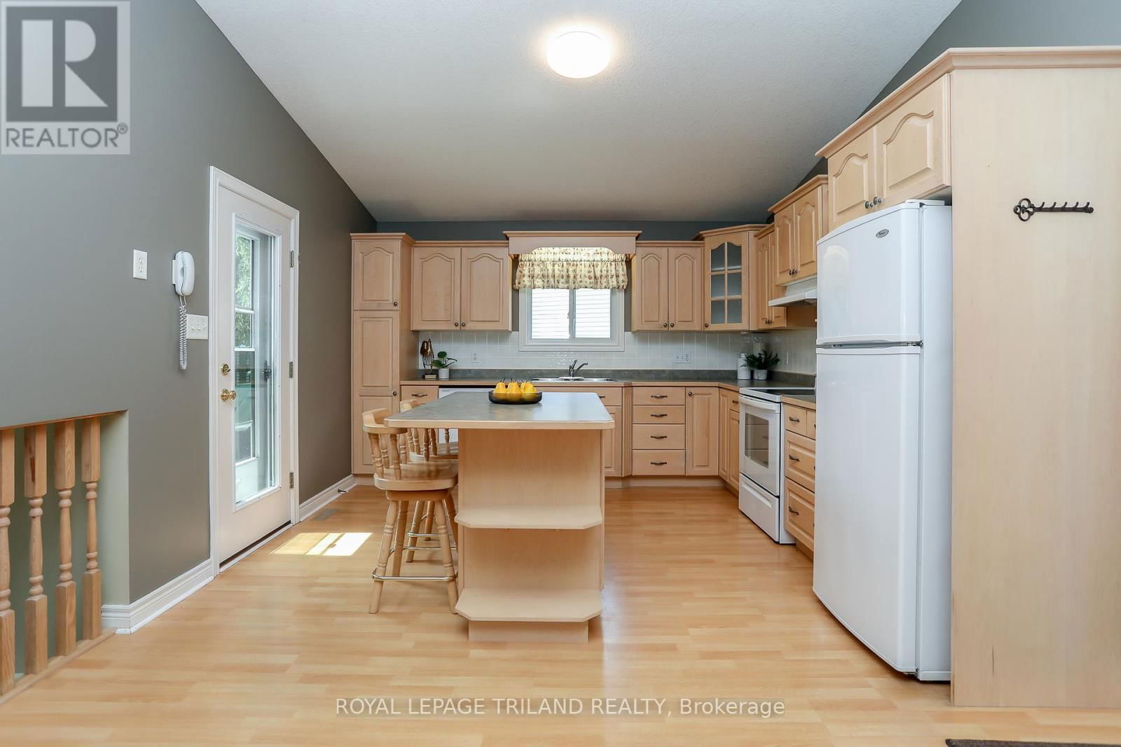 20 LINDEN LANE Image 7
