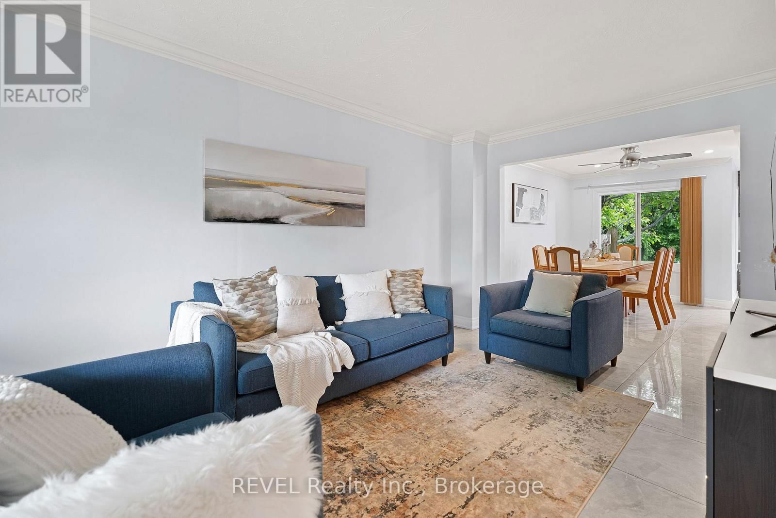 48 BARBICAN TRAIL Image 11