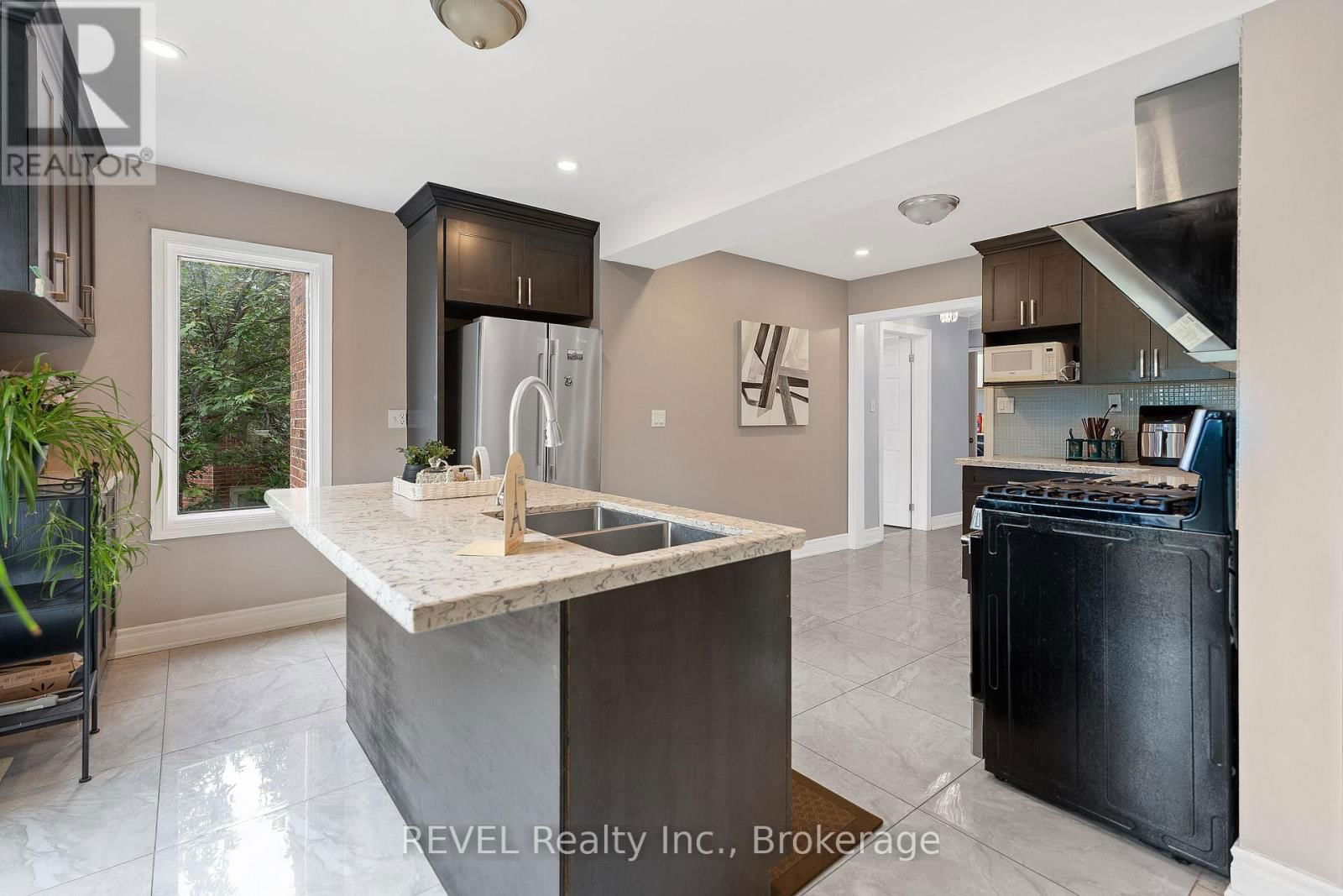 48 BARBICAN TRAIL Image 16