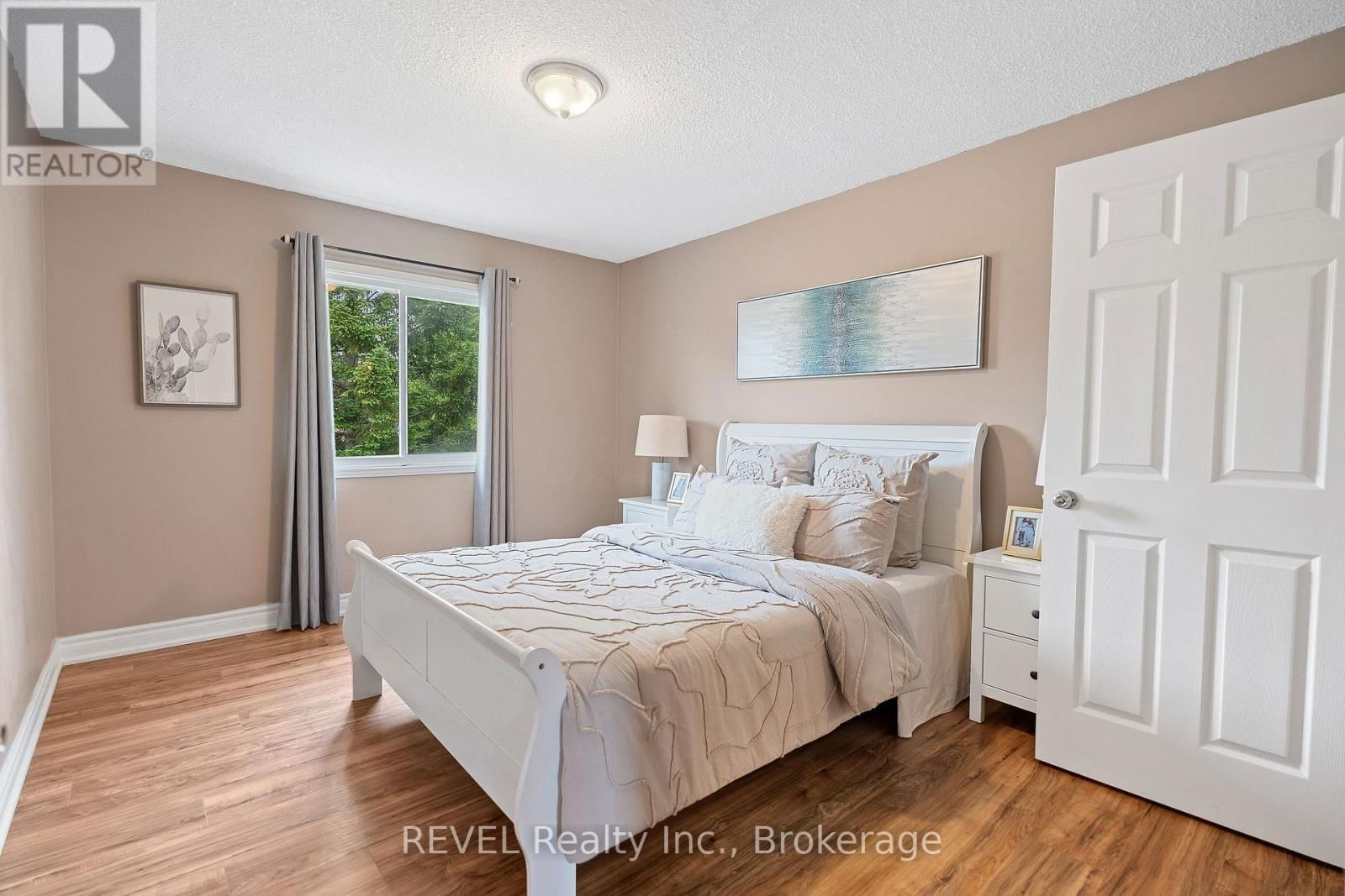 48 BARBICAN TRAIL Image 25