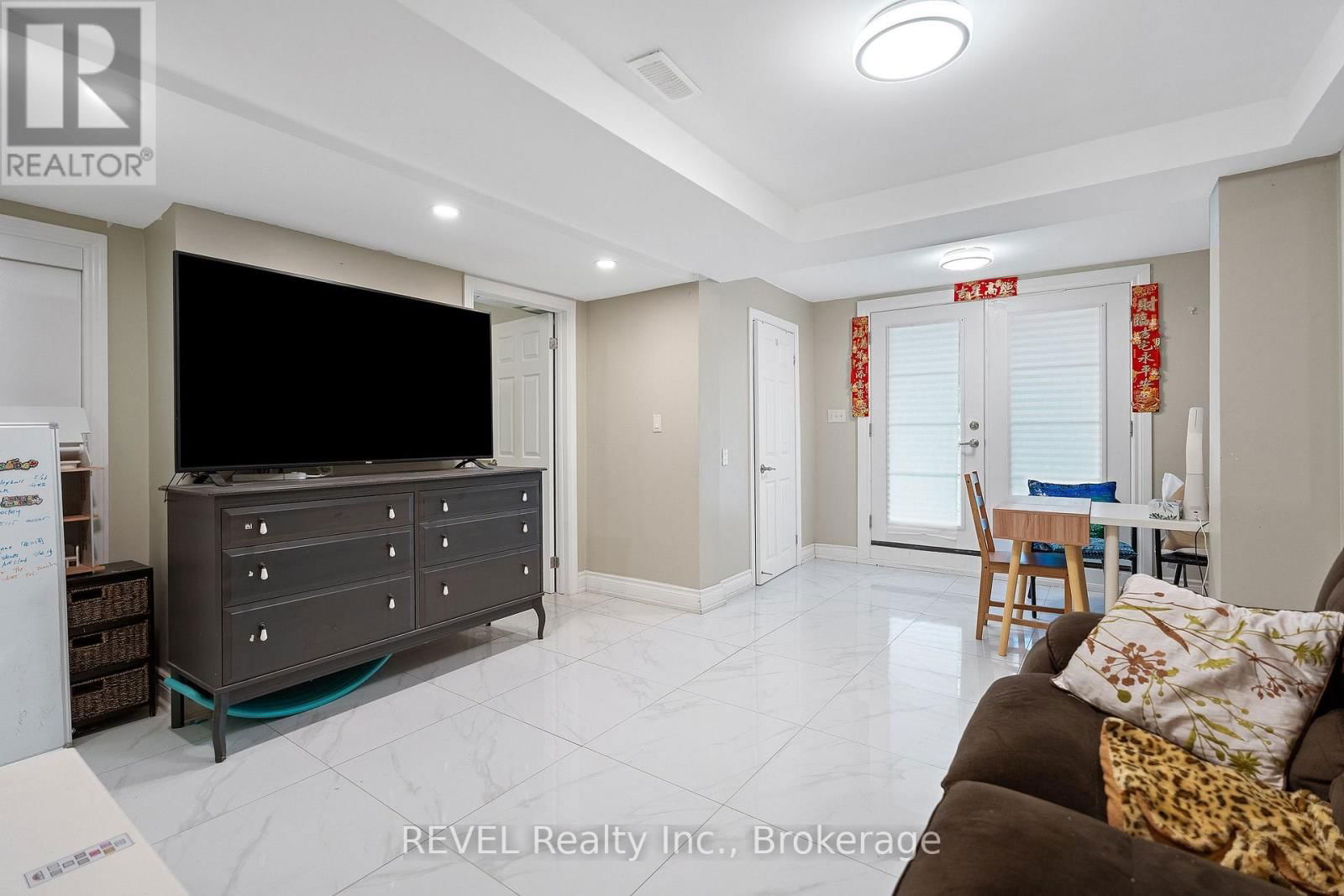 48 BARBICAN TRAIL Image 31
