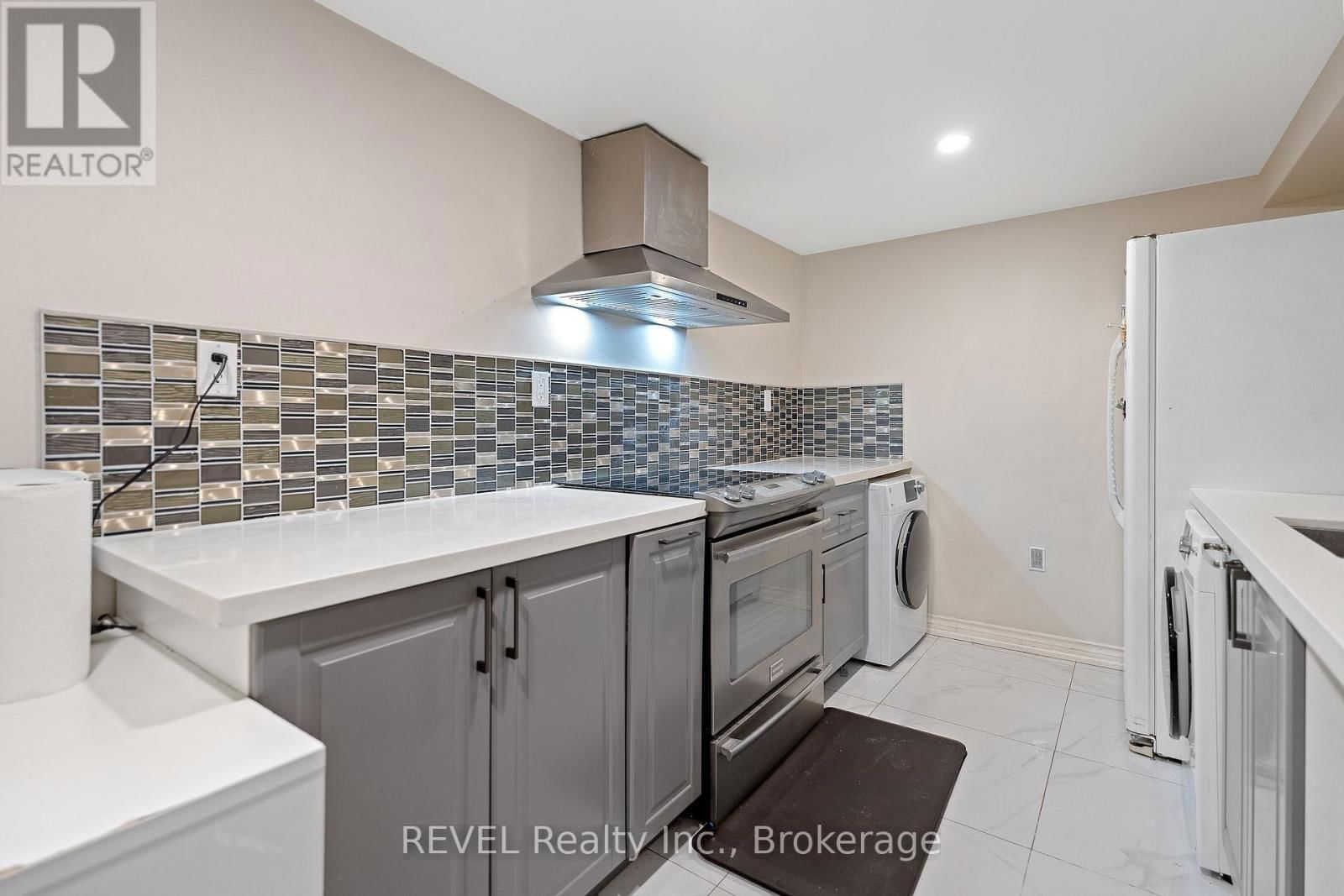 48 BARBICAN TRAIL Image 33