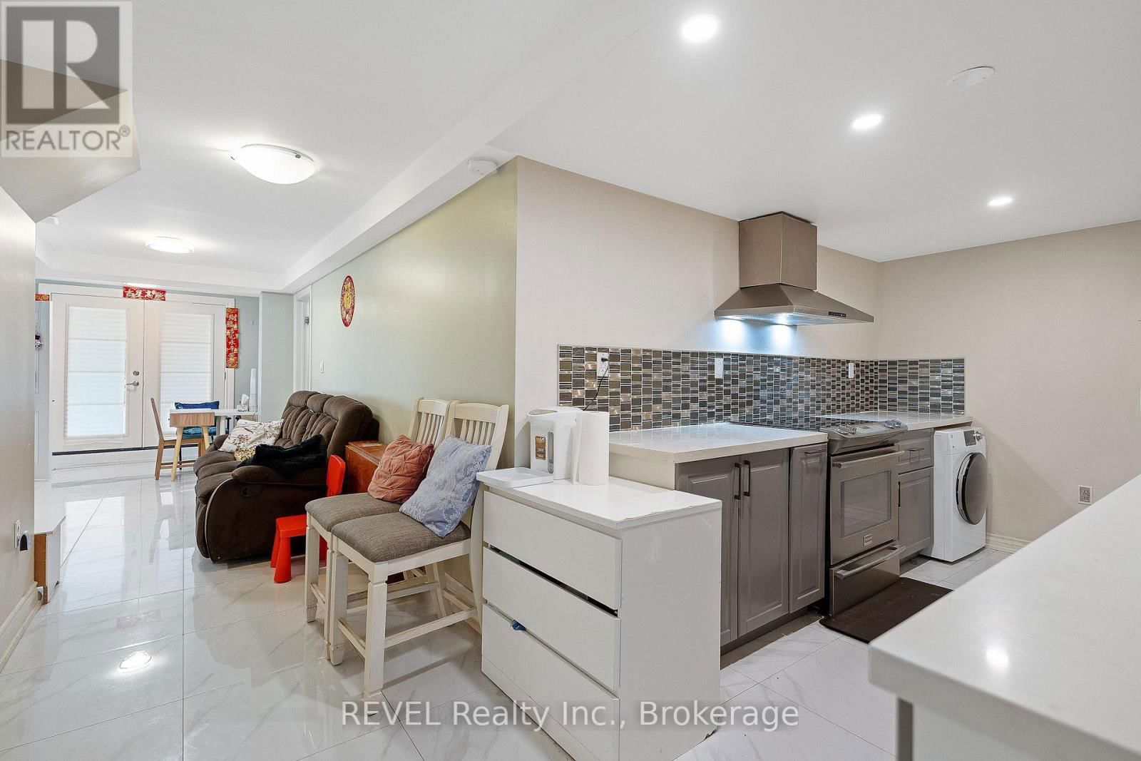 48 BARBICAN TRAIL Image 34