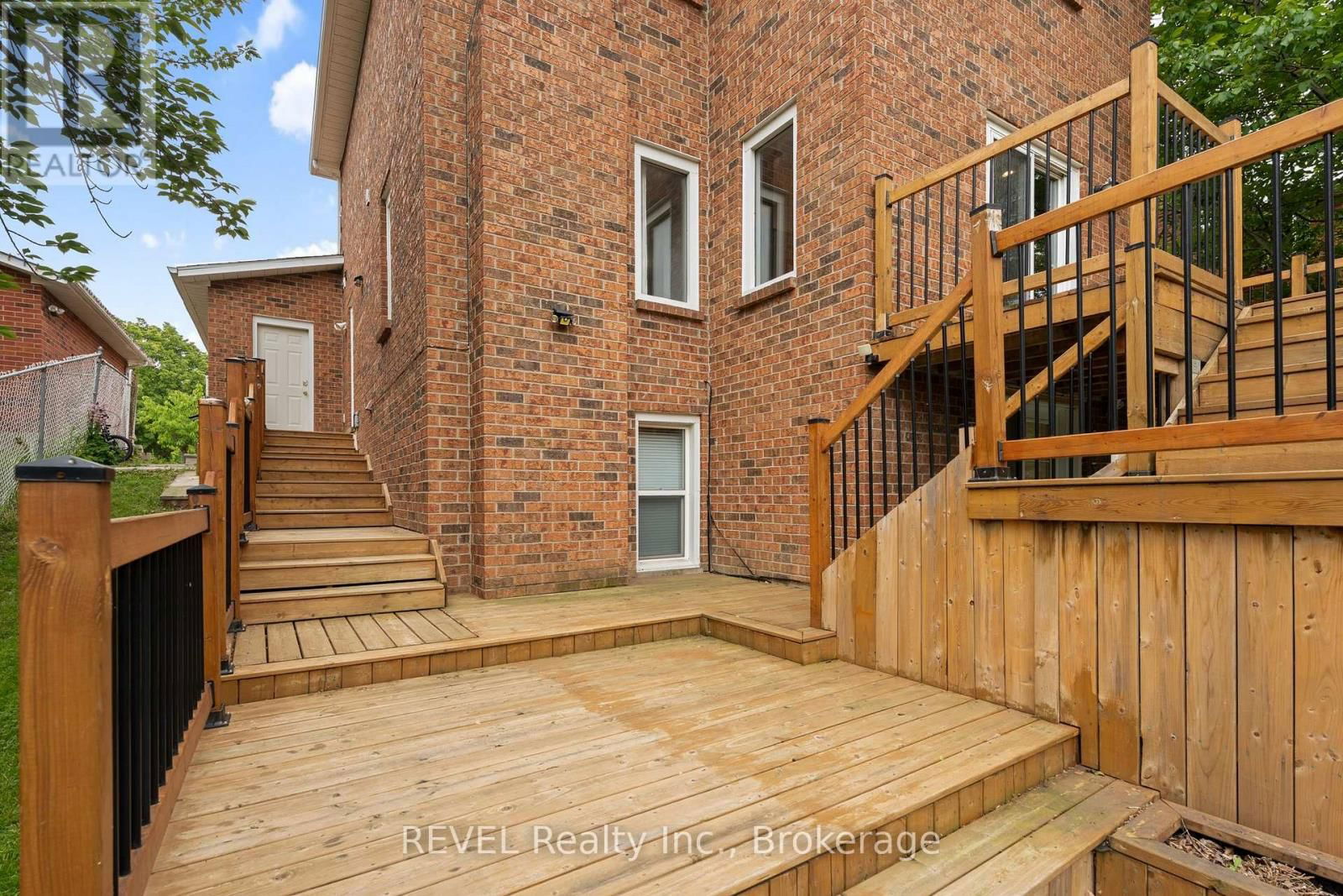 48 BARBICAN TRAIL Image 39
